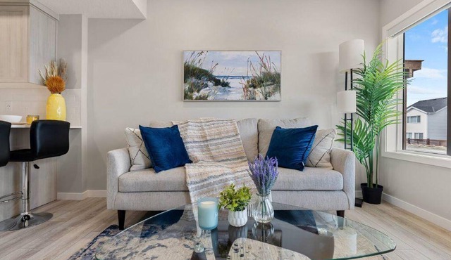 Brand New Luxury Walk-out Suite - Calgaryn