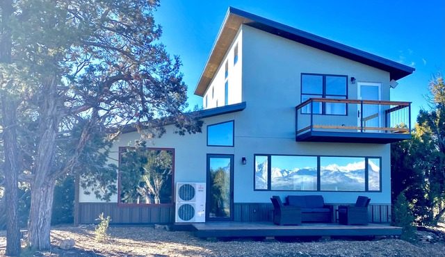 Brand New Magical Modern Home by Mesa Verde Park with Scenic Mountain Views