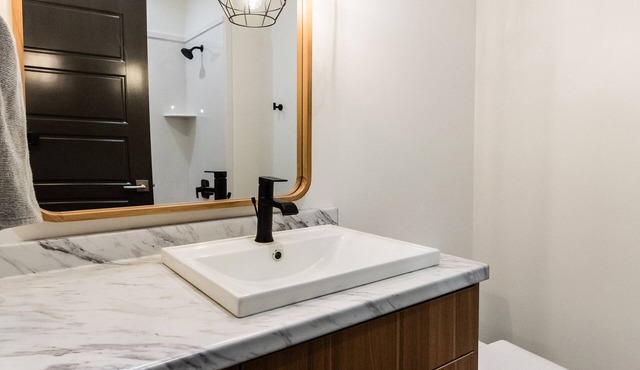Brand New Modern - 1 bed 1 bath w/Sunset Viewsn