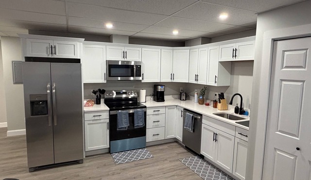 Brand-new & modern 2 bedrooms and 1.5 baths apt.