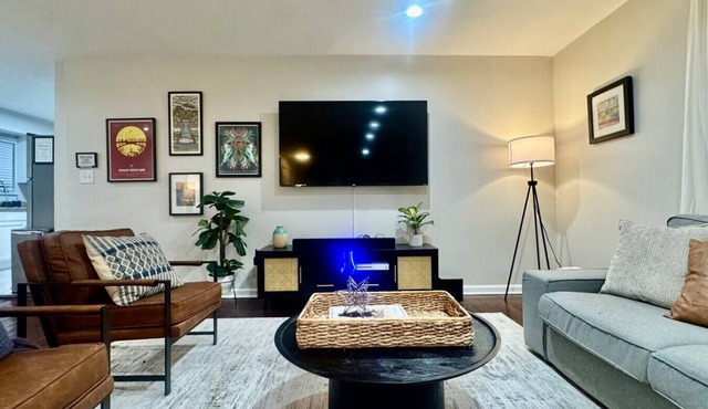 Brand new modern Bungalow in Historic Atlanta