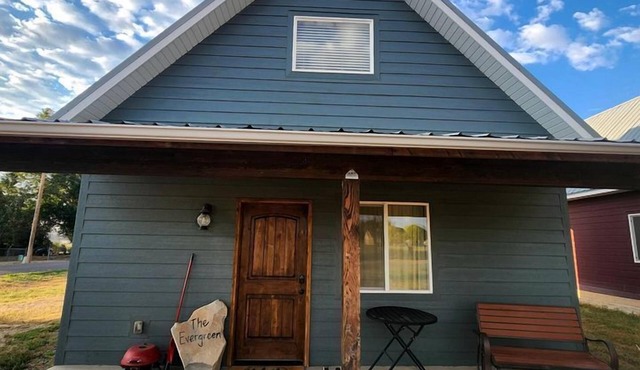 Brand New, Modern Country Cabin near Bryce Canyon National Park, Utah
