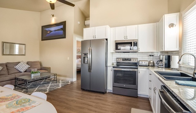 Brand New Modern Guest House in the perfect Location. Safe, and comfortable.