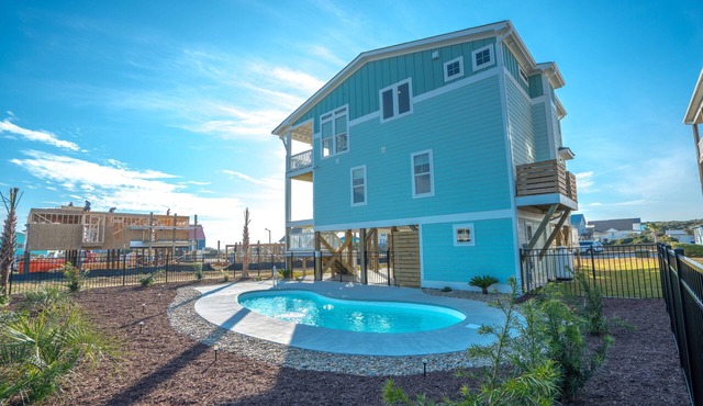 Brand New Modern Home with Private Pool Near Pier & Beach. Y Knot