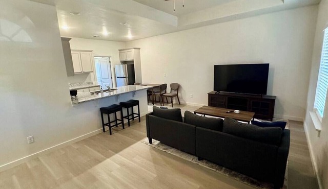 Brand New Modern Home, Fenced Backyard, Pets OK