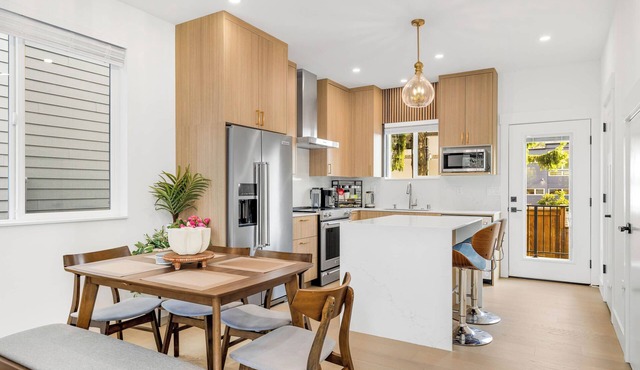 Brand-New Modern Home - Near Downtown, Airport & Stadiums