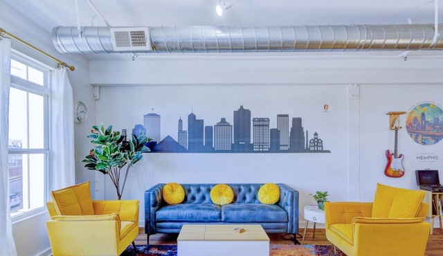 BRAND NEW Modern Spacious Loft in Downtown with free parking