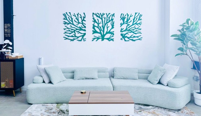 BRAND NEW Modern Spacious Loft in Downtown with free parking