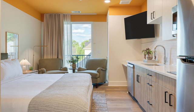 Brand New Modern Stay In 12 South | The Gilmore