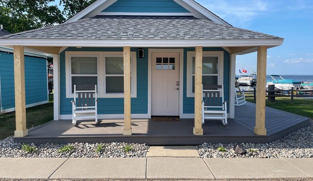 Brand New Modern Cabin Steps away from beautiful Houghton Lake