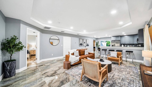 Brand New Modern Villa - Fully Fenced Backyard
