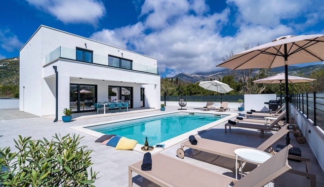 Brand New Modern Villa with Private Heated Pool