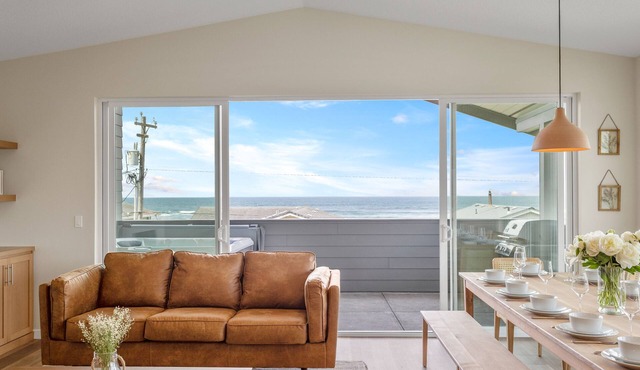 Brand New Ocean View Beach House w Hot Tub & Sauna