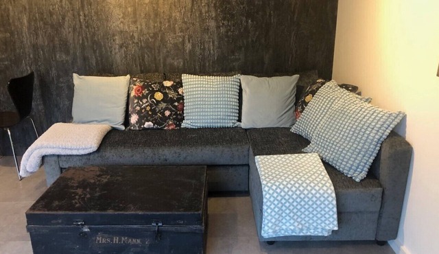 Brand new outhouse in Putney - self-contained unit.