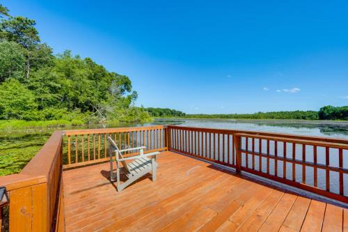 Brand-New Perry House w/Kayaks & Lake Access