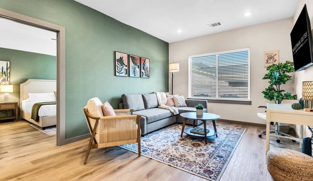 Brand New, Pool, Gym, Mins to DT Waco, BU | TZ1