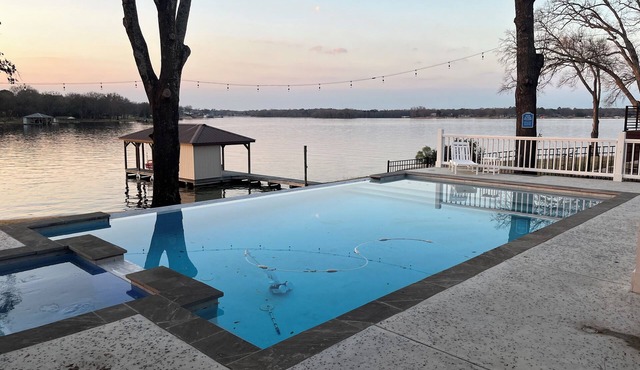 BRAND NEW + pool & hot tub, lake front with dock
