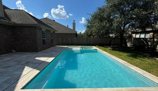 Brand New Pool & SPA! 4-Bdr retreat in The Woodlands TX, Sleeps 10