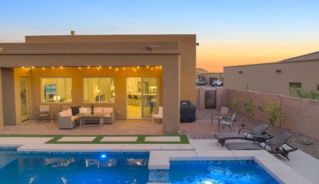 Brand NEW Premier new-build oasis in Dove Mountain - with hot tub, heated pool.