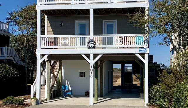 BRAND NEW PRIVATE DOCK & SUNSET VIEWS! Sleeps 11, elevator, small dogs welcome