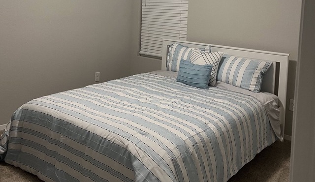 Brand new private room with queen size bed. Access to community swimming pool