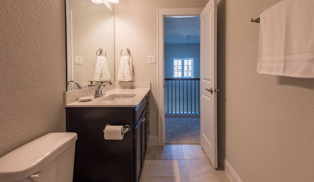 Brand new private bedroom with shared bathroom in quite & peaceful neighborhood.