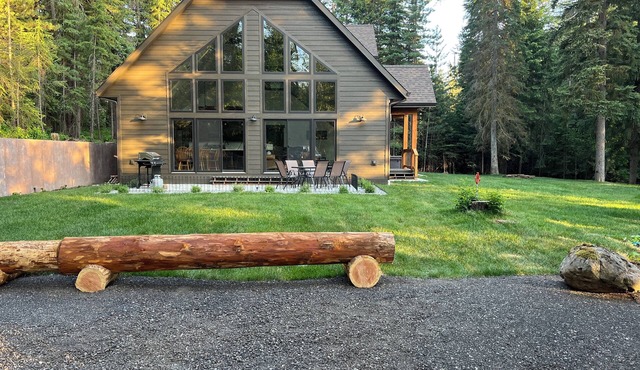 Brand New Prospector's Cabin with Hot-tub