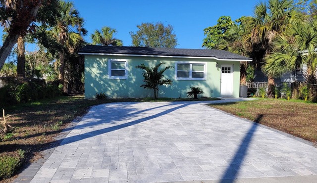 Brand new remodel. Adorable 2-bedroom 1 bath house in downtown Tarpon Springs
