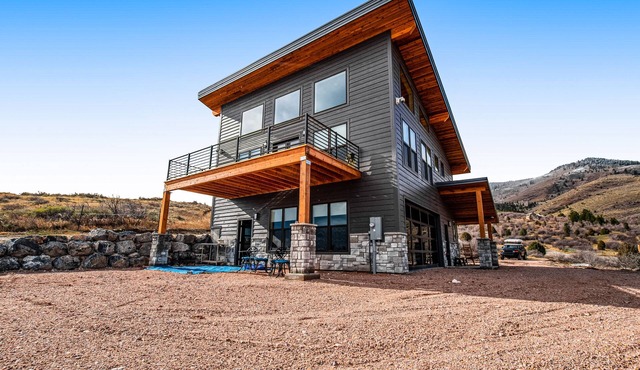 Brand New Retreat W/Stunning Lake Views, Furnished Deck, Game Room & Loft