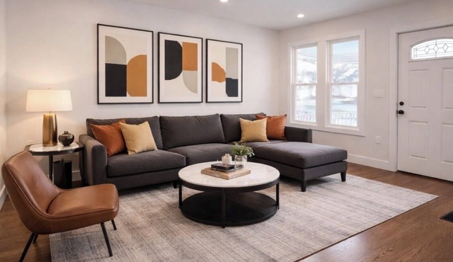 Brand New Richards Ave Retreat House/0.5 miles to CASV/sleeps up to 16