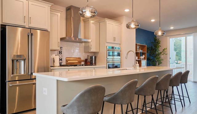 Brand-New- Rooftop Luxe 4BR/5BA, 15 Min to DC+ MGM