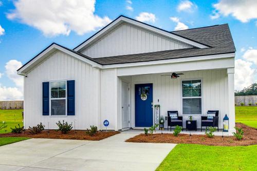 Brand-New Savannah Area Home 15 Mi to Dtwn!