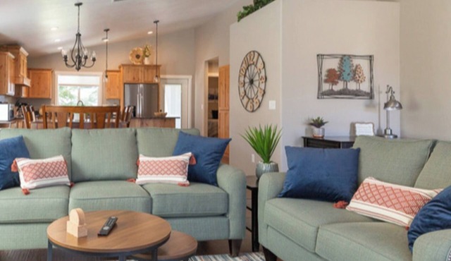 Brand New/Self Check-In/Smart TV/Full Kitchen/Quiet Neighborhood