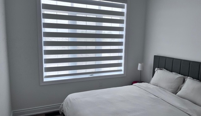 Brand new semi- detached home close to the beach and Blue Mountain