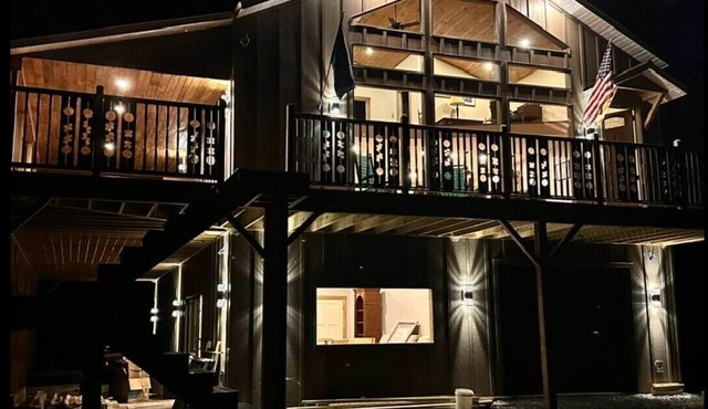 Brand new Ski Chalet 4 miles to Jay Peak