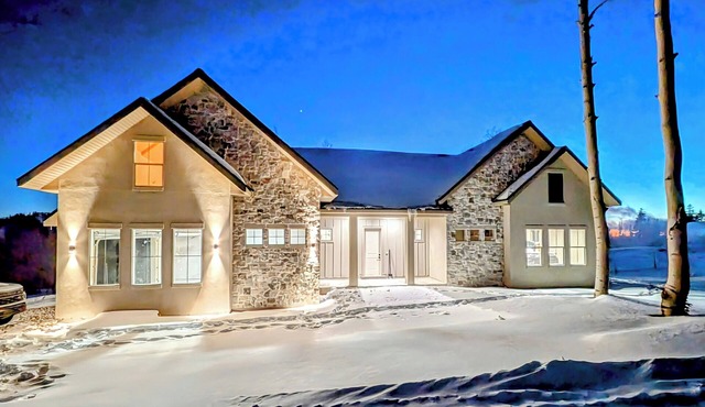 BRAND NEW Ski-In Ski-Out at Eagle Point Resort Utah - Sleeps 33 Comfortably!