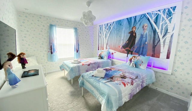 BRAND NEW Solara Resort - 5 bedrooms, Private Pool - FROZEN & HARRY POTTER Themed Rooms