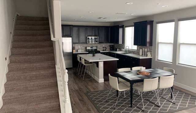 Brand New Spacious 3 bedroom House, 2.5 miles away from UCD