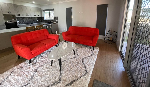 BRAND NEW Spacious 4 bedroom house - FREE Wi-Fi