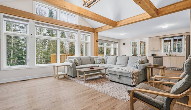Brand New spacious & beautiful cottage in Northern Lights - Huntsville, Muskoka