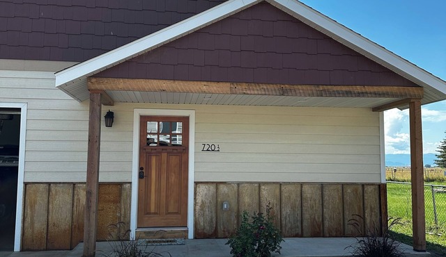 Brand new, spacious, family friendly home near Flathead Lake and Glacier NP.