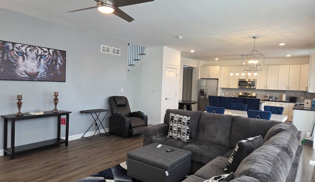 Brand New Spacious Lakefront 5-bedroom house in Serene Lynwood, Close to Chicago