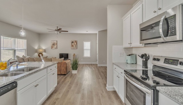 BRAND NEW! Spacious 4BR home, perfect for families or groups!