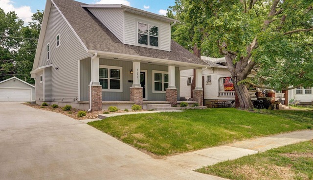 Brand NEW Spacious 5-bedroom house in awesome Springfield near MSU and Mercyn