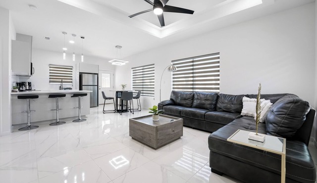 Brand NEW Splendor 2 Bedroom Apartment conveniently located Pharr-McAllen area!