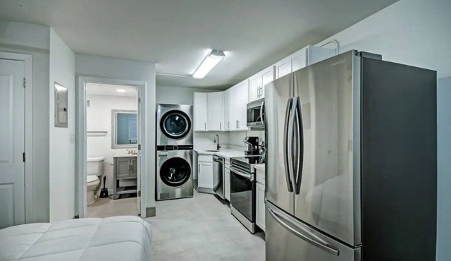 Brand new studio apartment - available for short or long term leases!