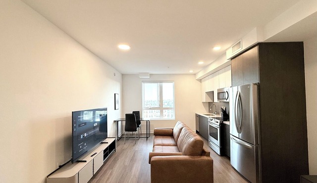 Brand New Studio in Koreatown with Parking, Pool, Study Room & 24/7 Doorman!