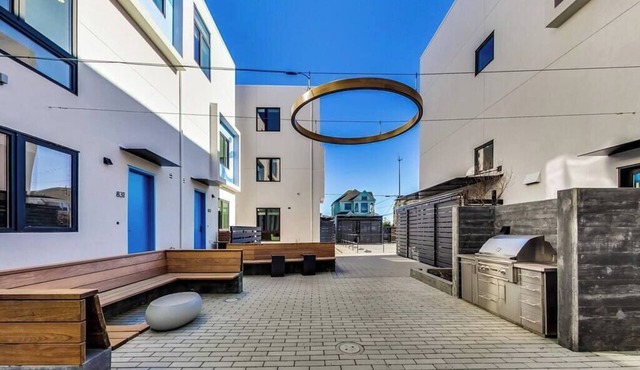 Brand New Studio Near Downtown