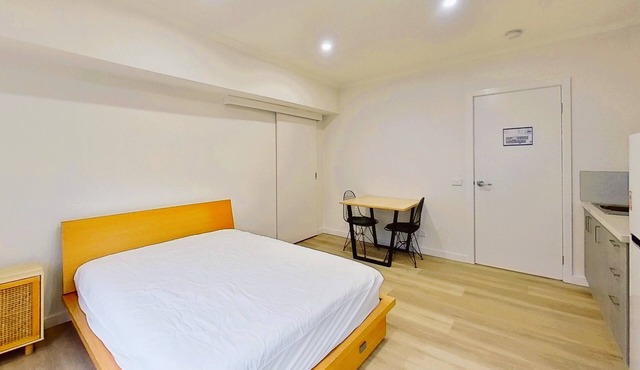 Brand new studio with private ensuite and kitchenette