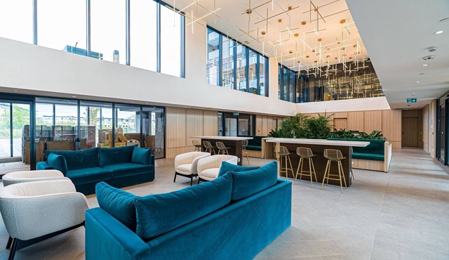 Brand New Stylish 2BR Condo in Oakville